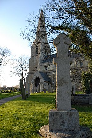 Stanground churchyard cross, Peterborough - geograph.org.uk - 147480