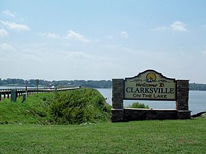 Clarksville welcome sign